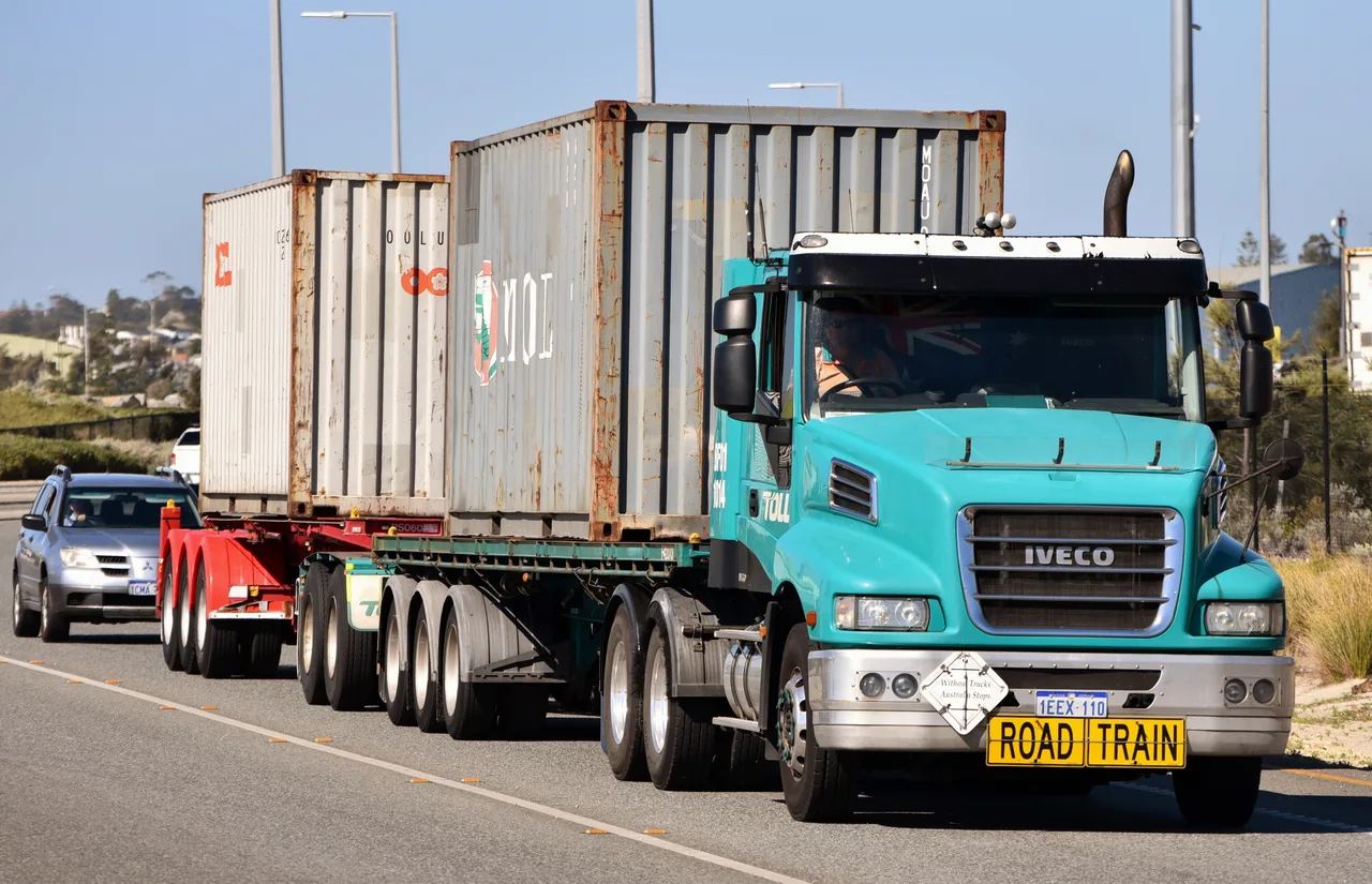 IVECO PowerStar met containertrailer in Australië