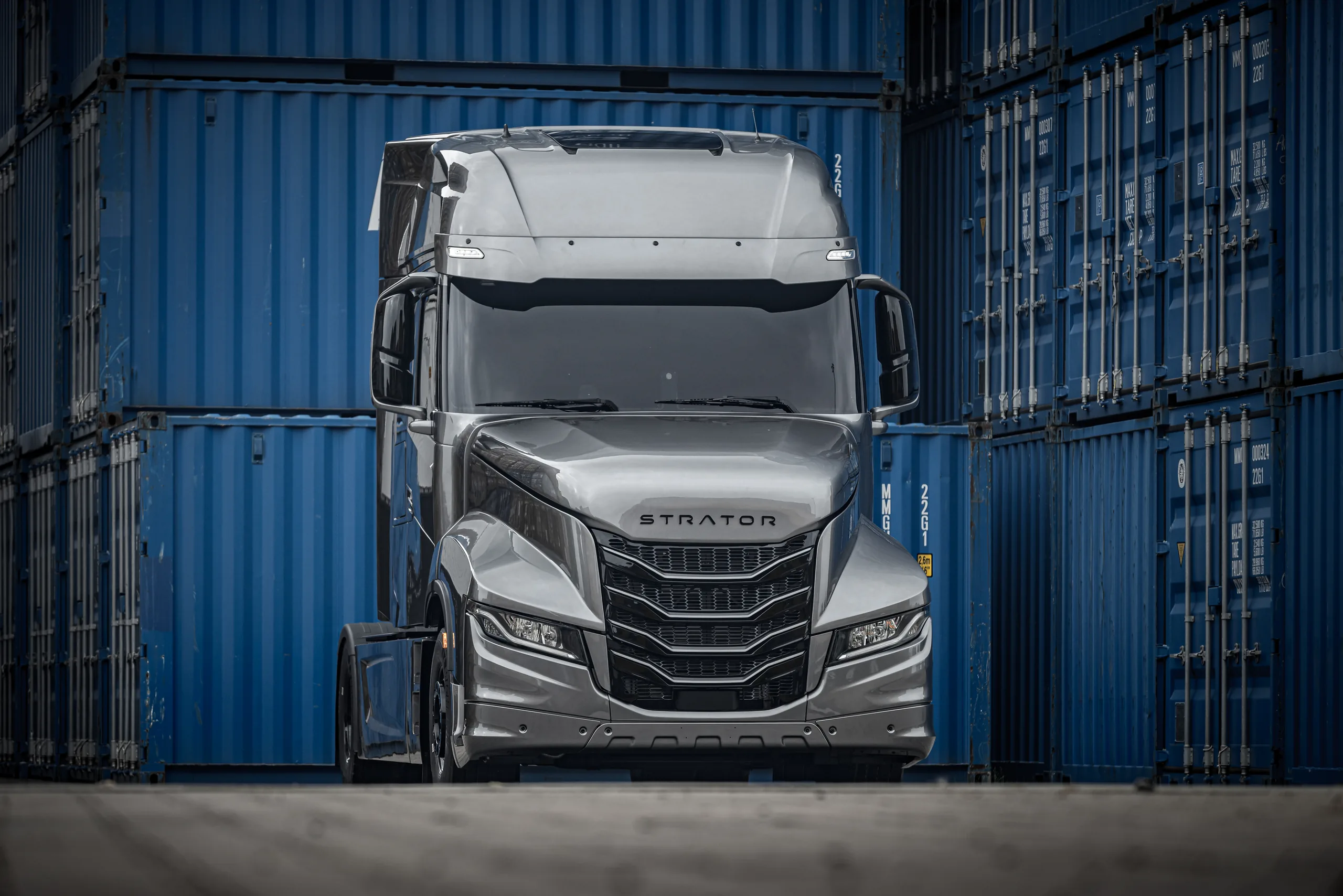 STRATOR torpedotruck vooraanzicht voor blauwe zeecontainers