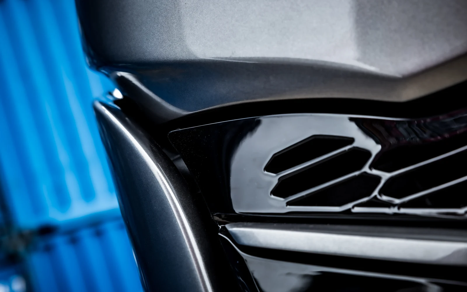 Detail van de grille-ventilatie van de IVECO Strator